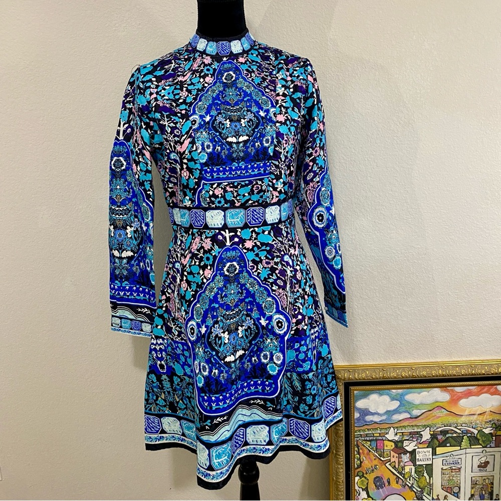 Dalia MacPhee Blue Medallion Print Mock Neck Long Sleeve GORGEOUS Dress Medium
